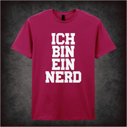 Ich Bin Ein Nerd – Cult British Comedy Graphic T-Shirt