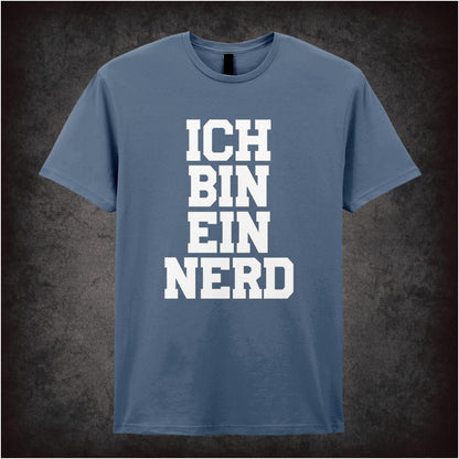Ich Bin Ein Nerd – Cult British Comedy Graphic T-Shirt
