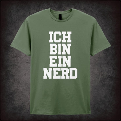 Ich Bin Ein Nerd – Cult British Comedy Graphic T-Shirt