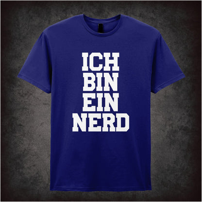 Ich Bin Ein Nerd – Cult British Comedy Graphic T-Shirt