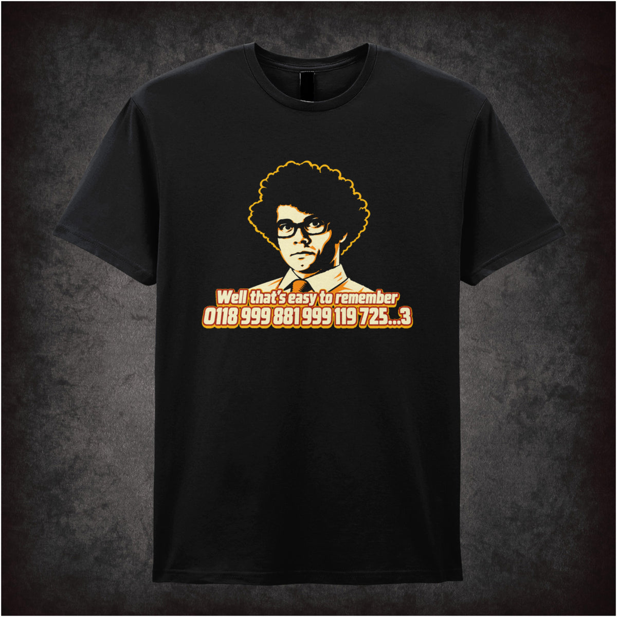 “Moss ‘0118 999 881 999 119 725…3’ T-shirt in black from The IT Crowd”