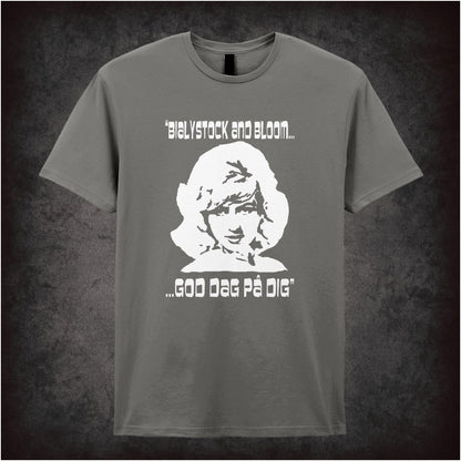 God Dag På Dig – Cult Comedy Graphic T-Shirt