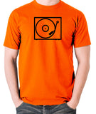 Record Player - Turntable - 1970's Classic - Men's T Shirt - orange